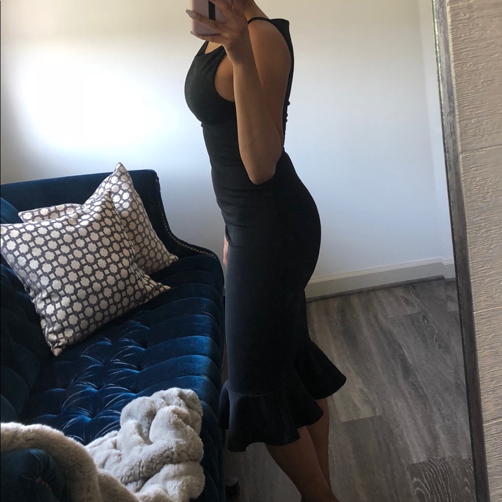 Black bodycon dress